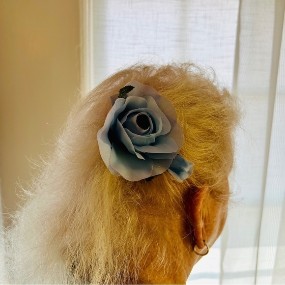 Flower Hair Comb Fastener Pastel Blue Coquette Vintage 1980s Bud Green Leaves - Picture 9 of 11